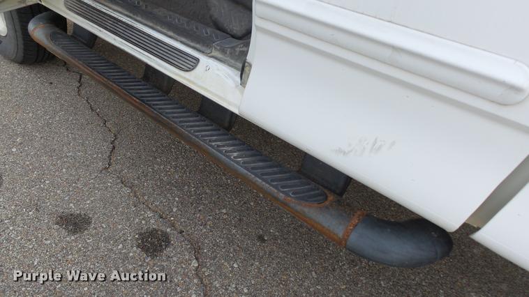 image for item K8025 2001 Ford F150 XLT SuperCab pickup truck