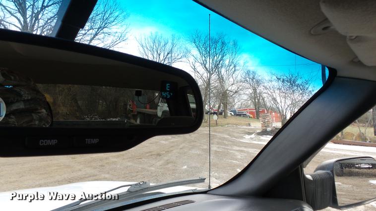 image for item K8058 2003 Chevrolet Silverado 2500HD LS Crew Cab pickup truck