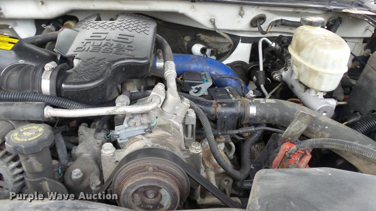 image for item K8058 2003 Chevrolet Silverado 2500HD LS Crew Cab pickup truck