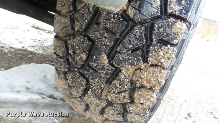 image for item K8058 2003 Chevrolet Silverado 2500HD LS Crew Cab pickup truck