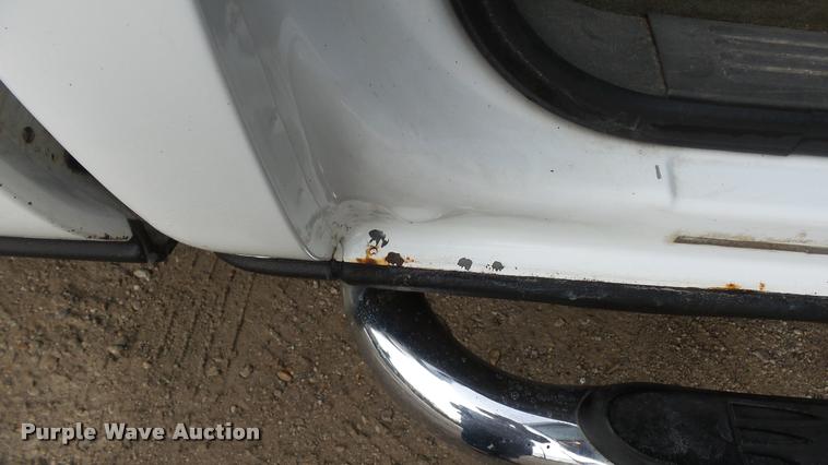 image for item K8058 2003 Chevrolet Silverado 2500HD LS Crew Cab pickup truck