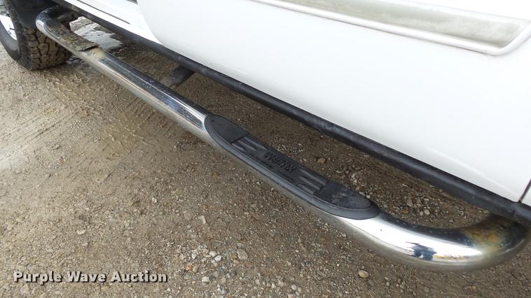 image for item K8058 2003 Chevrolet Silverado 2500HD LS Crew Cab pickup truck