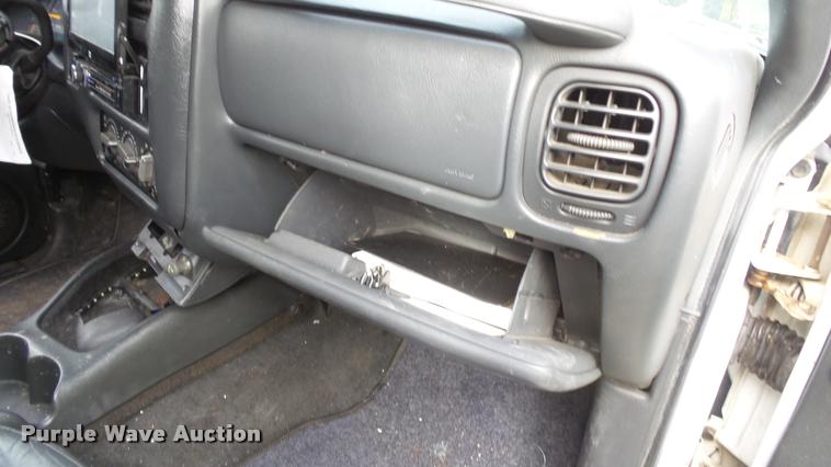 image for item K8059 1999 Chevrolet Blazer SUV