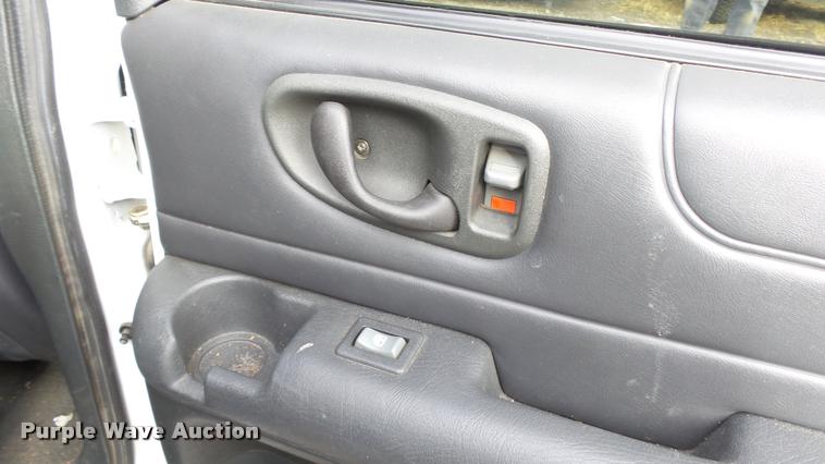 image for item K8059 1999 Chevrolet Blazer SUV