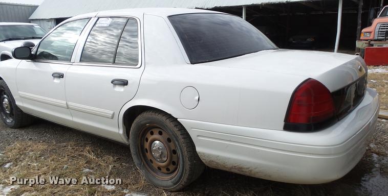 image for item K8060 2010 Ford Crown Victoria