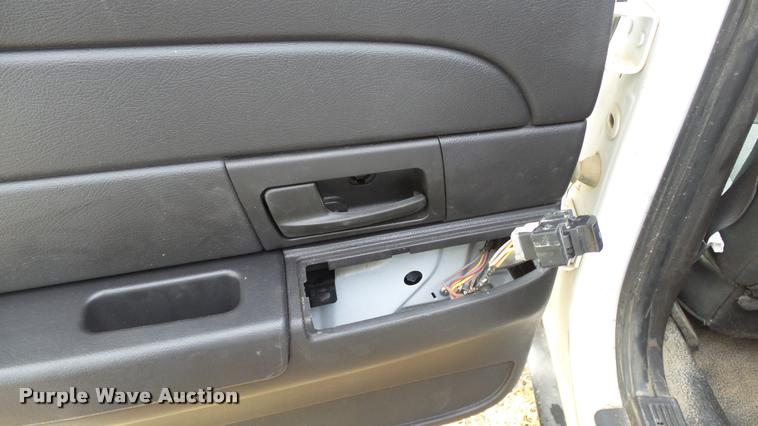 image for item K8060 2010 Ford Crown Victoria