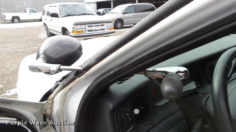 image for item K8060 2010 Ford Crown Victoria