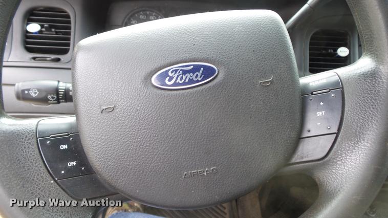 image for item K8060 2010 Ford Crown Victoria