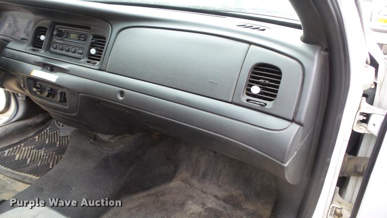 image for item K8060 2010 Ford Crown Victoria