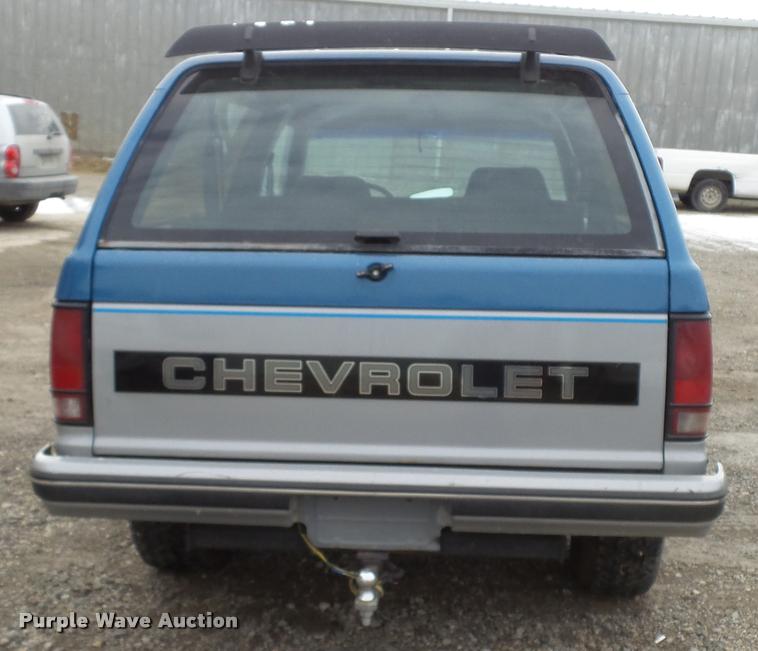 image for item K8061 1989 Chevrolet S10 Blazer SUV
