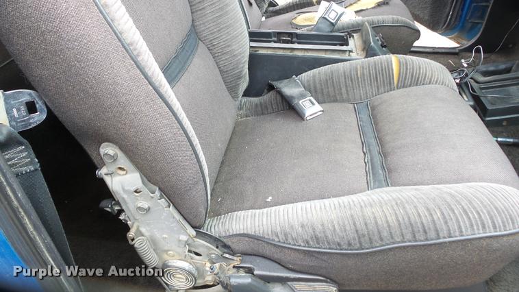 image for item K8061 1989 Chevrolet S10 Blazer SUV