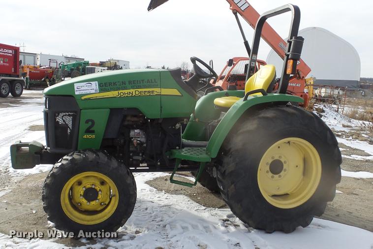 image for item K8063 John Deere 4105 tractor