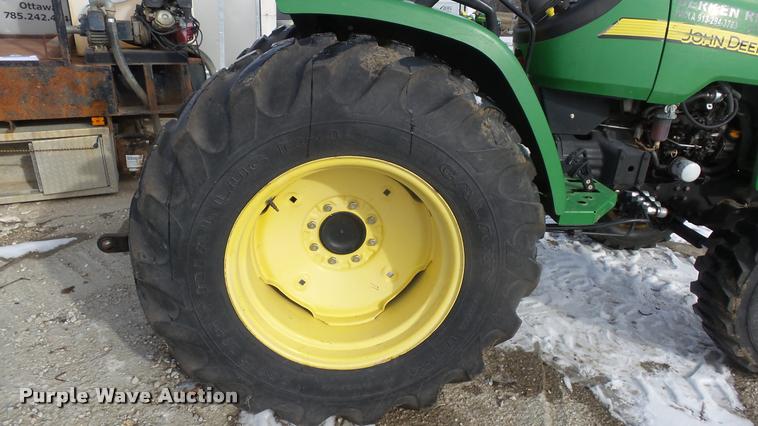 image for item K8063 John Deere 4105 tractor