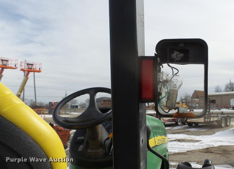 image for item K8063 John Deere 4105 tractor