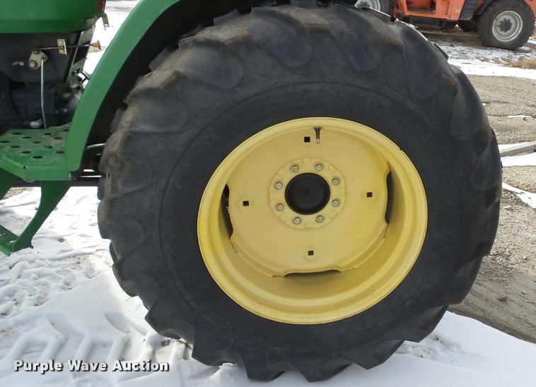 image for item K8063 John Deere 4105 tractor