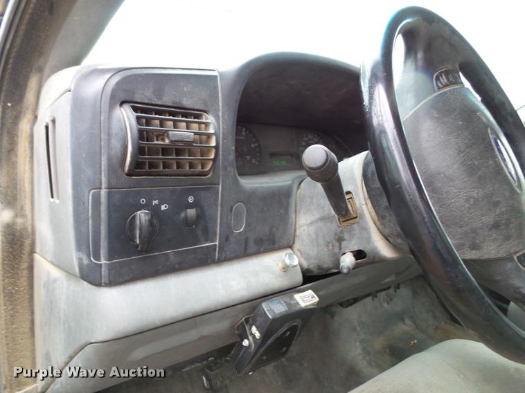 image for item K8074 2007 Ford F250 Super Duty XLT flatbed pickup truck