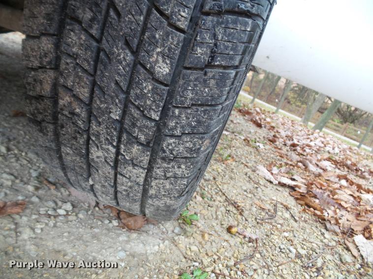 image for item K8074 2007 Ford F250 Super Duty XLT flatbed pickup truck