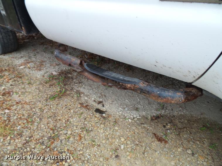 image for item K8074 2007 Ford F250 Super Duty XLT flatbed pickup truck