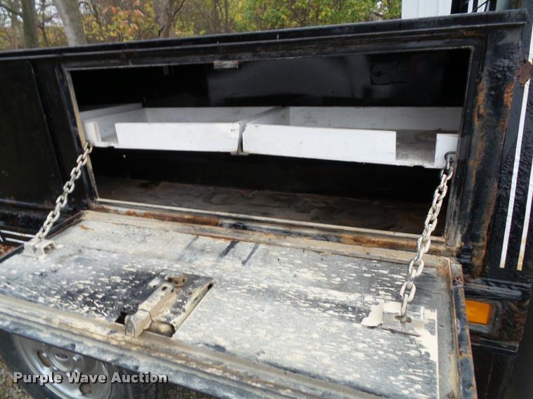 image for item K8074 2007 Ford F250 Super Duty XLT flatbed pickup truck