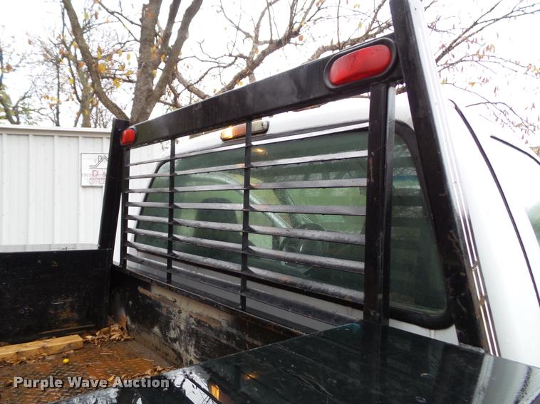 image for item K8074 2007 Ford F250 Super Duty XLT flatbed pickup truck