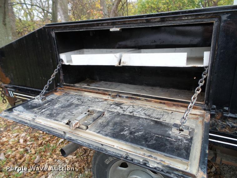 image for item K8074 2007 Ford F250 Super Duty XLT flatbed pickup truck