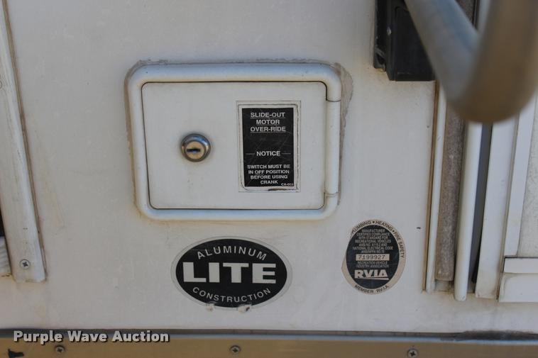 image for item L3002 2002 Carriage DS368 camper