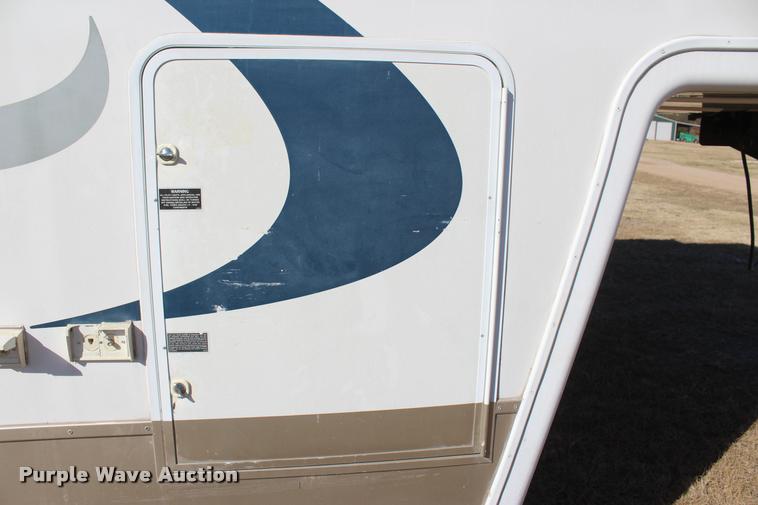 image for item L3002 2002 Carriage DS368 camper