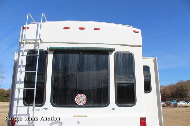 image for item L3002 2002 Carriage DS368 camper