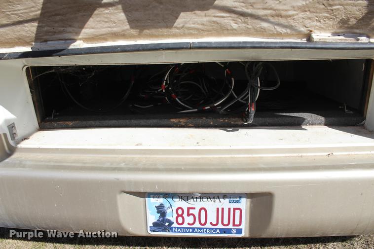 image for item L3002 2002 Carriage DS368 camper