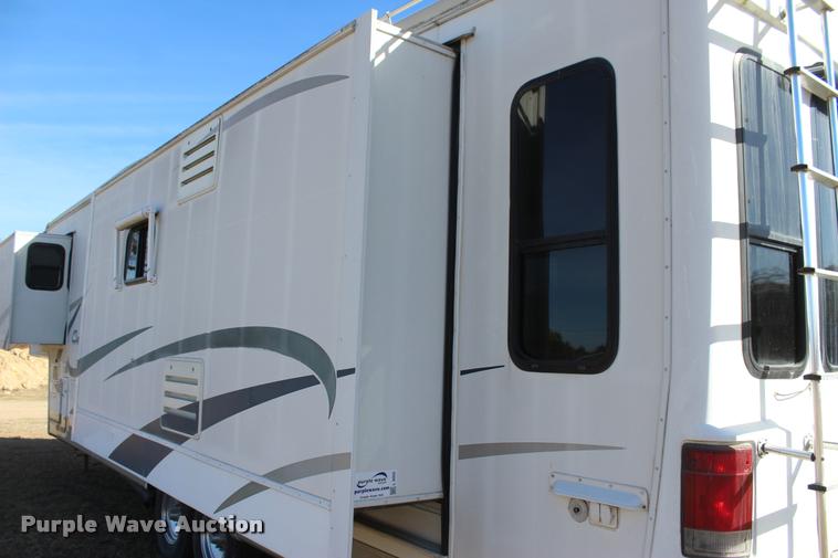 image for item L3002 2002 Carriage DS368 camper