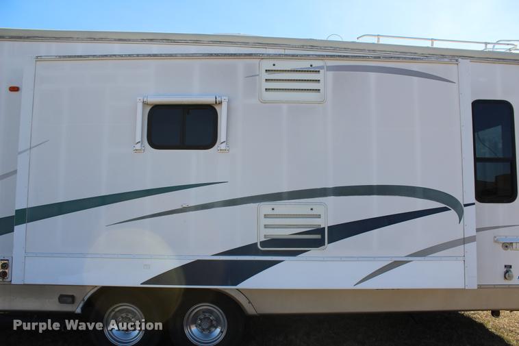image for item L3002 2002 Carriage DS368 camper