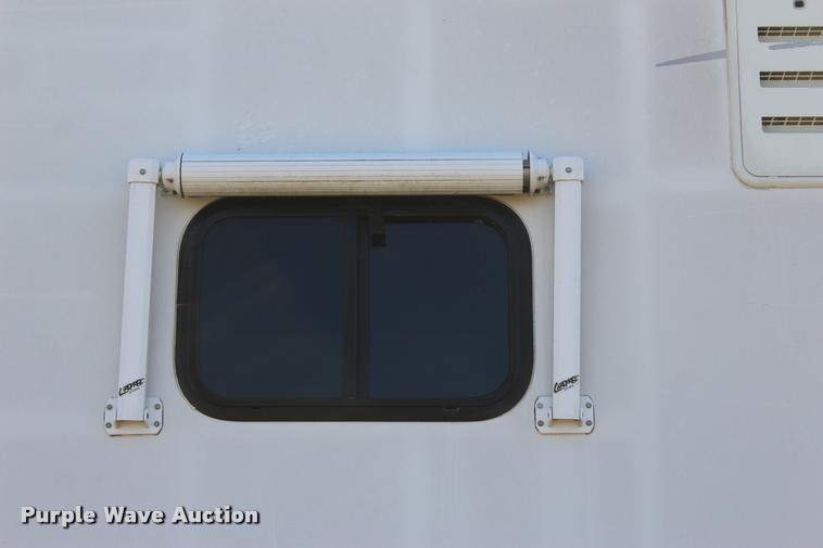 image for item L3002 2002 Carriage DS368 camper