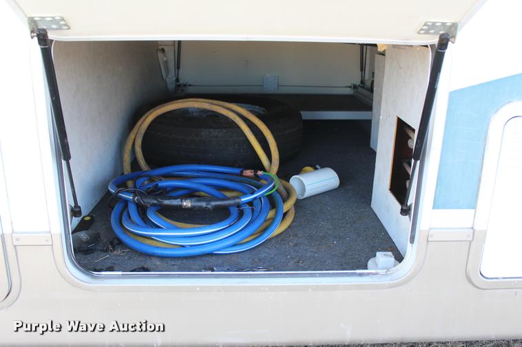 image for item L3002 2002 Carriage DS368 camper