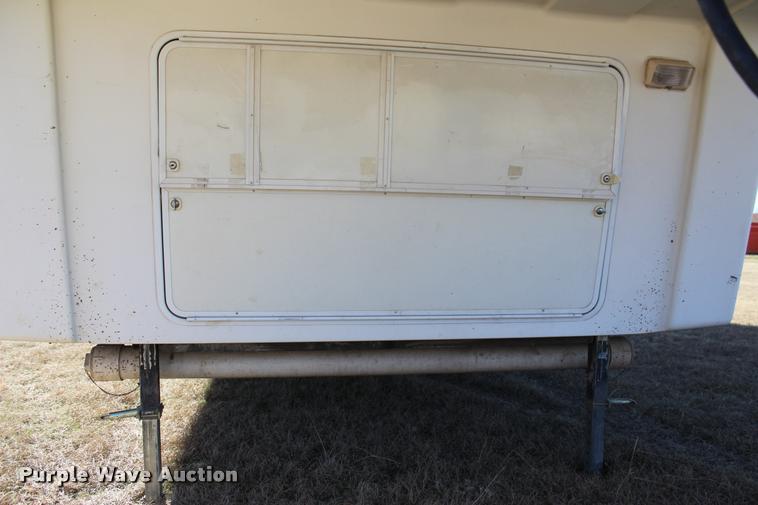 image for item L3002 2002 Carriage DS368 camper