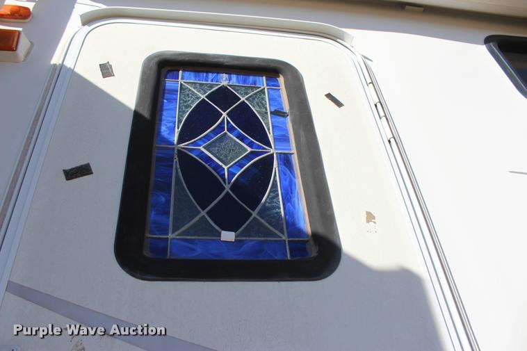 image for item L3002 2002 Carriage DS368 camper