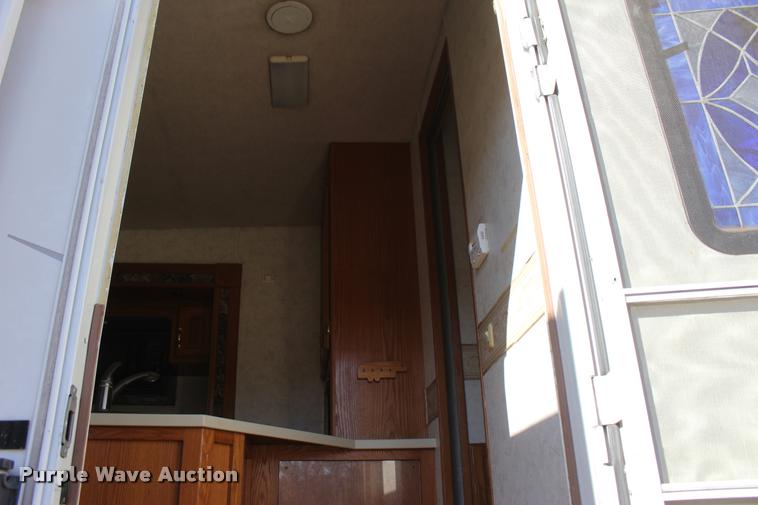 image for item L3002 2002 Carriage DS368 camper