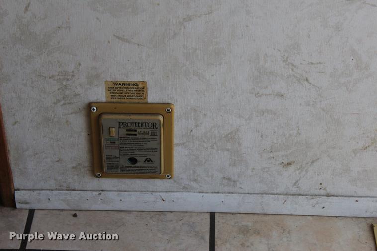 image for item L3002 2002 Carriage DS368 camper