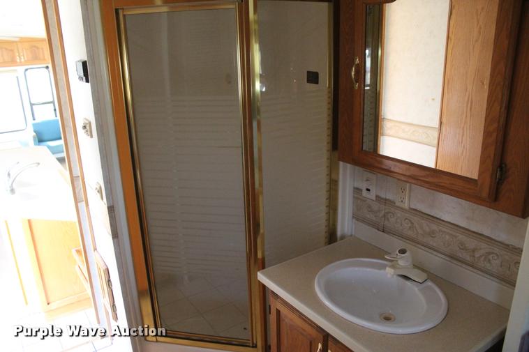 image for item L3002 2002 Carriage DS368 camper