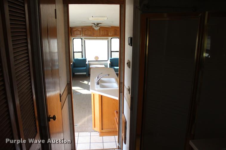 image for item L3002 2002 Carriage DS368 camper