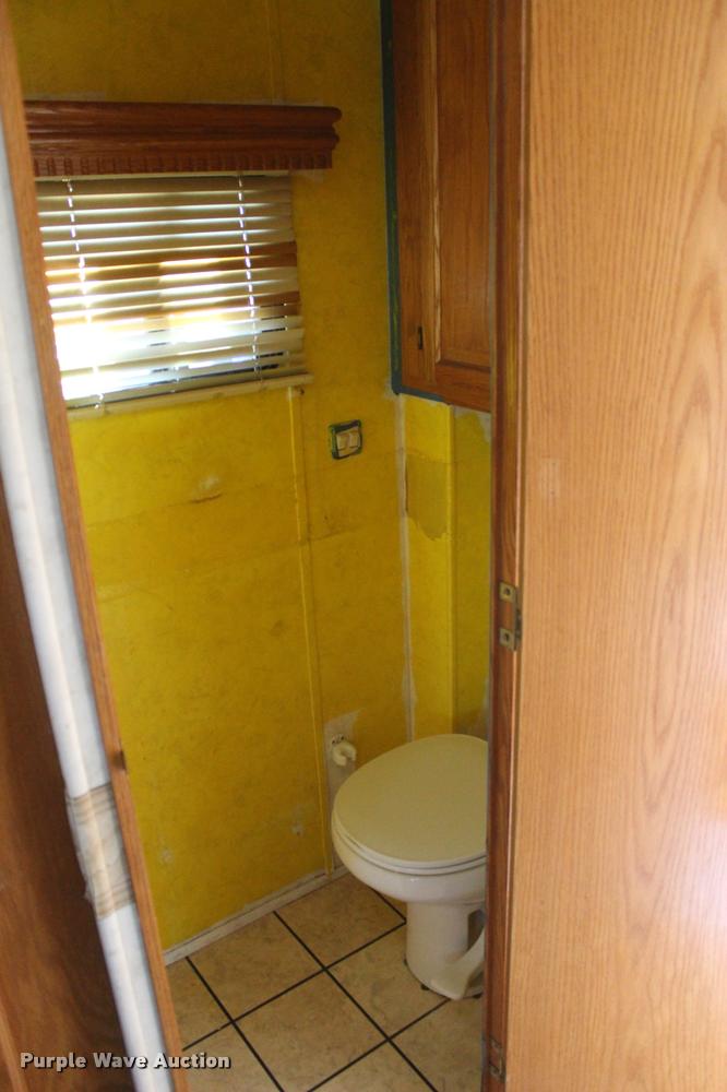 image for item L3002 2002 Carriage DS368 camper