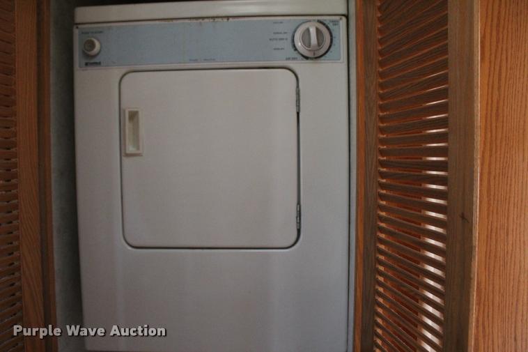 image for item L3002 2002 Carriage DS368 camper