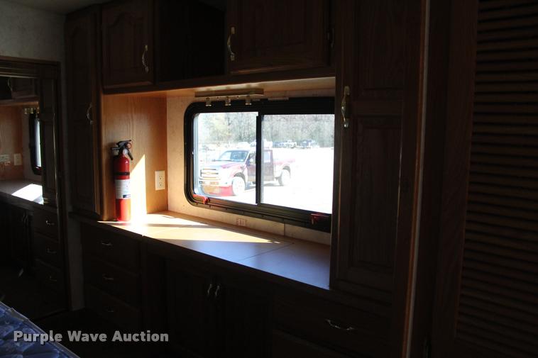 image for item L3002 2002 Carriage DS368 camper
