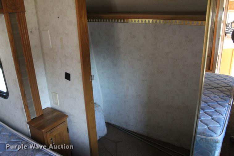 image for item L3002 2002 Carriage DS368 camper