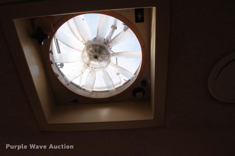 image for item L3002 2002 Carriage DS368 camper