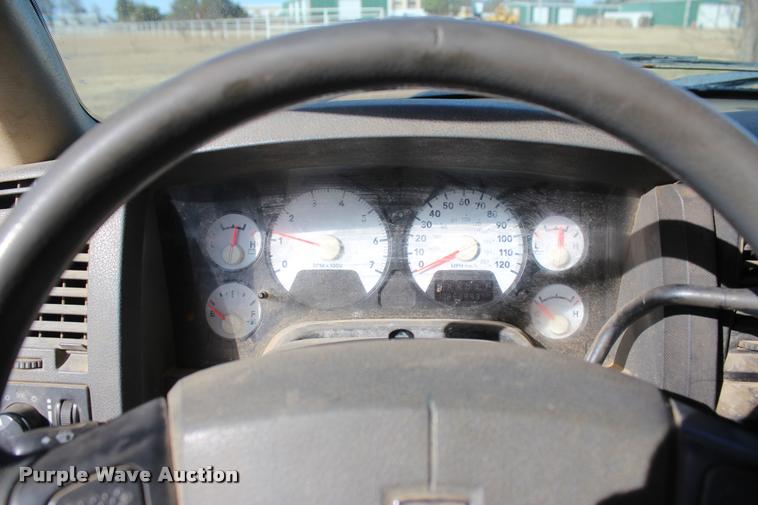 image for item L3005 2008 Dodge Ram 1500 Quad Cab pickup truck