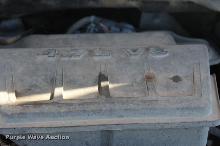 image for item L3005 2008 Dodge Ram 1500 Quad Cab pickup truck