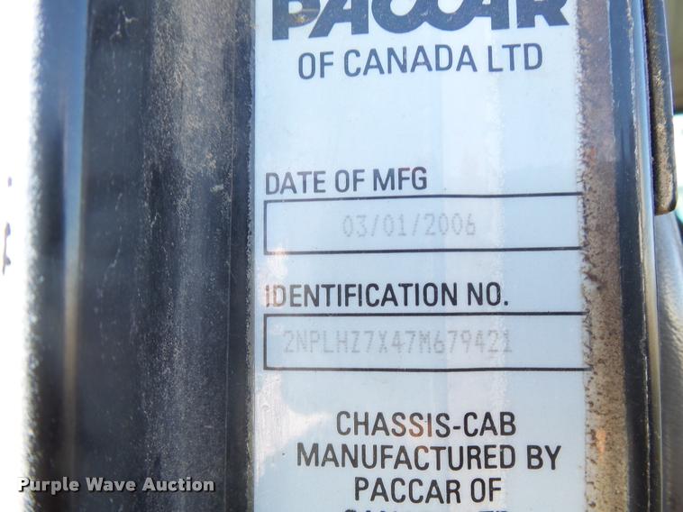 image for item L3307 2007 Peterbilt 335 truck cab and chassis