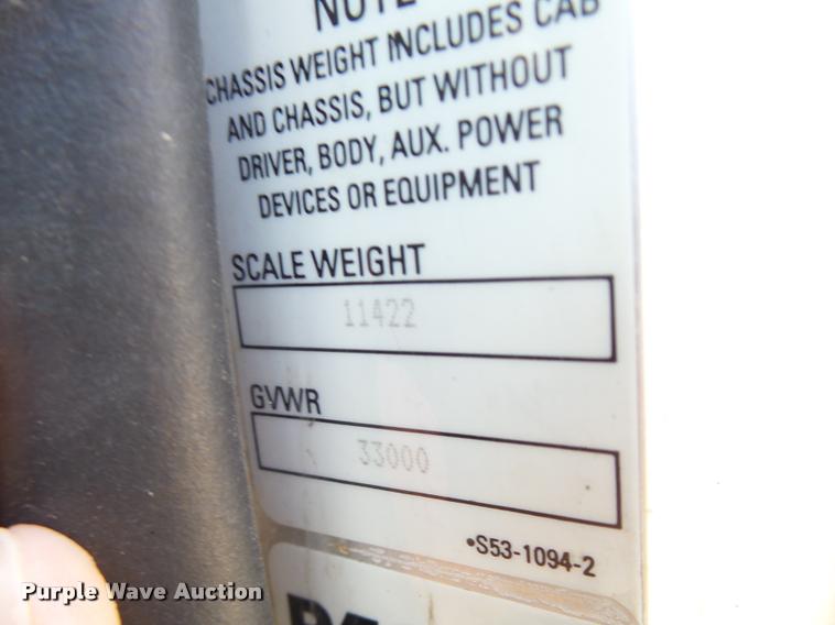 image for item L3307 2007 Peterbilt 335 truck cab and chassis