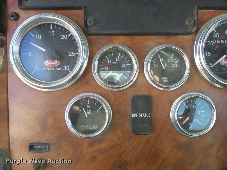 image for item L3308 2009 Peterbilt 335 truck cab and chassis