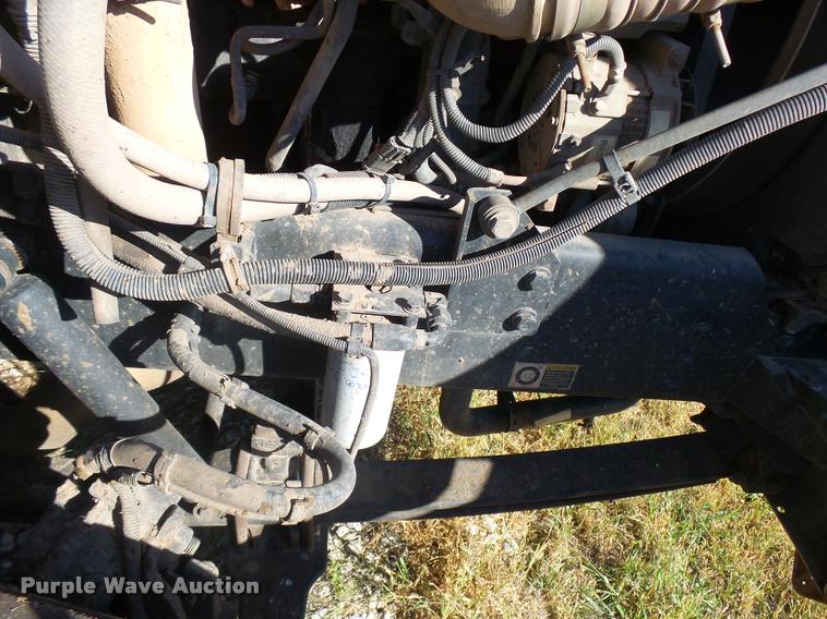 image for item L3308 2009 Peterbilt 335 truck cab and chassis